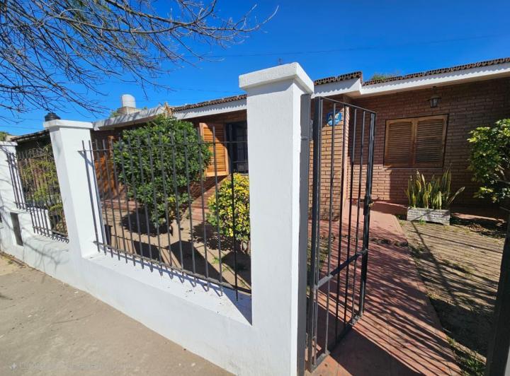 Casa en Venta 3 Dorm. en Marqués de Sobremonte — del Escribano al 4200 — Venta, foto 1 de 8