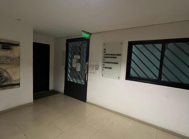 Oficina 4 ambientes en Alquiler en Alberdi — La Rioja al 879 — Alquiler, foto 2 de 8