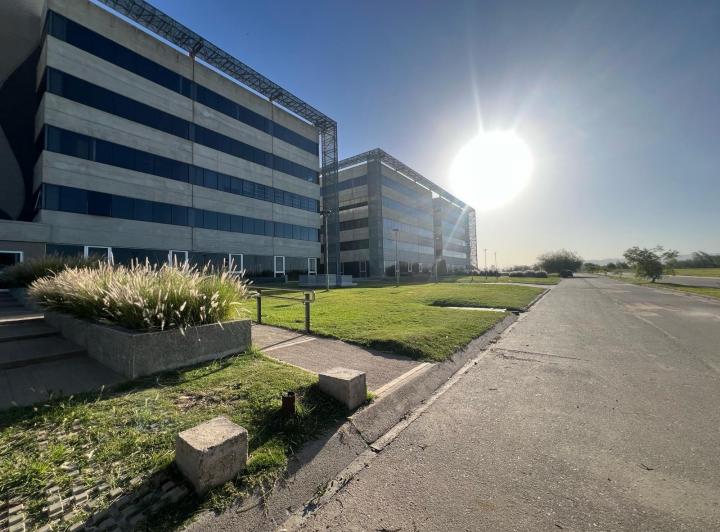 Propiedad importada — Alquiler Oficina Premiun Parque Empresarial / Pea / Córdoba, — Alquiler, foto 2 de 8