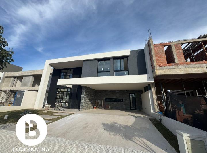 Casa 6 ambientes en La Luisita — Av. Valparaíso al 4900 — Venta, foto 2 de 8