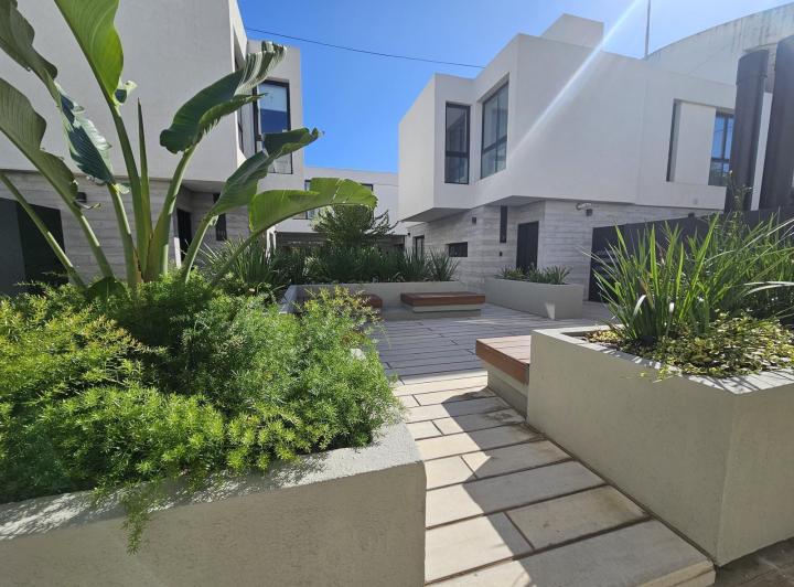 Casa Dúplex 4 ambientes en Poeta Lugones, Córdoba — Damian Garat al 2600 — Venta, foto 2 de 8