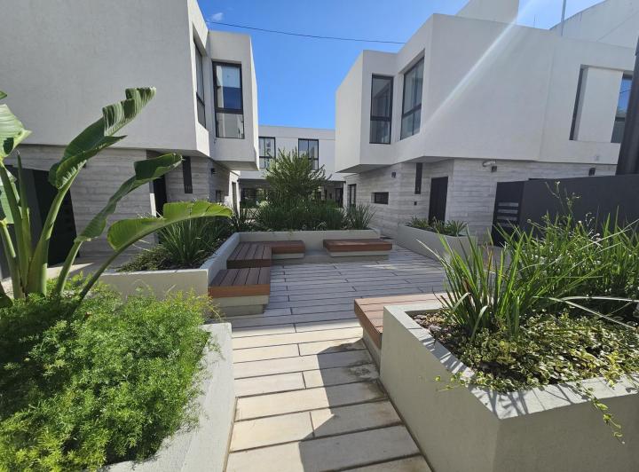 Casa Dúplex 4 ambientes en Poeta Lugones, Córdoba — Damian Garat al 2600 — Venta, foto 7 de 8