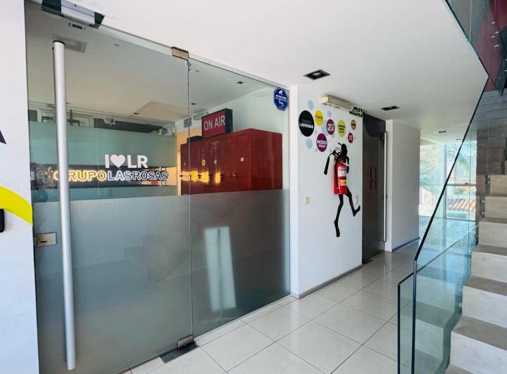Oficina en Cerro de las Rosas — Venta Edificio Comercial 190 mts /cerro de las Rosas — Venta, foto 2 de 8