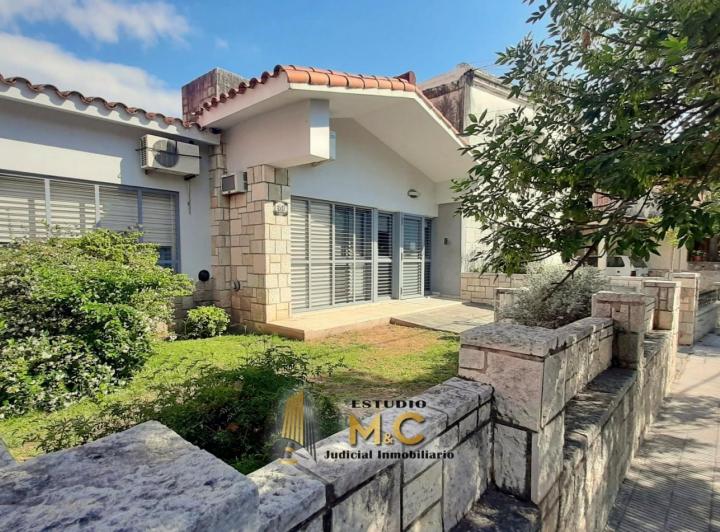 Casa 11 ambientes en Quinta Santa Ana — Bv. Quinta Sta. Ana 30 — Venta, foto 1 de 8