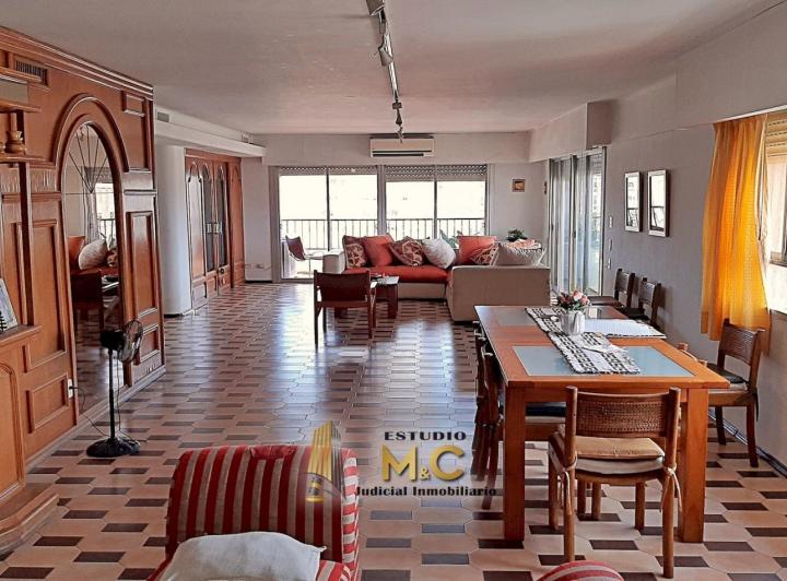 Piso 8 ambientes en Centro — Lujoso Piso de 233m | Velez Sarsfield 60 — Venta, foto 1 de 8
