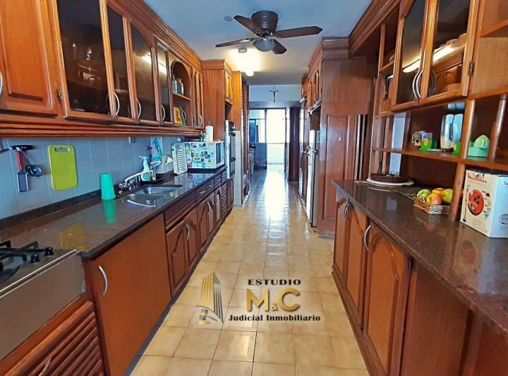 Piso 8 ambientes en Centro — Lujoso Piso de 233m | Velez Sarsfield 60 — Venta, foto 3 de 8