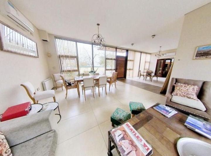 Casa con 360 m² 3 Dorm. en Venta en Jardín Claret — De los Extremeños 4900 — Venta, foto 5 de 8