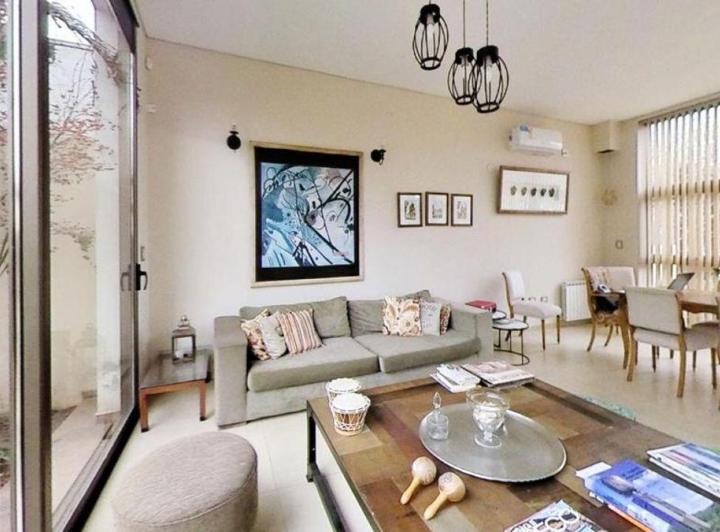 Casa con 360 m² 3 Dorm. en Venta en Jardín Claret — De los Extremeños 4900 — Venta, foto 8 de 8